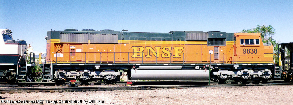 BNSF SD70MAC 9838